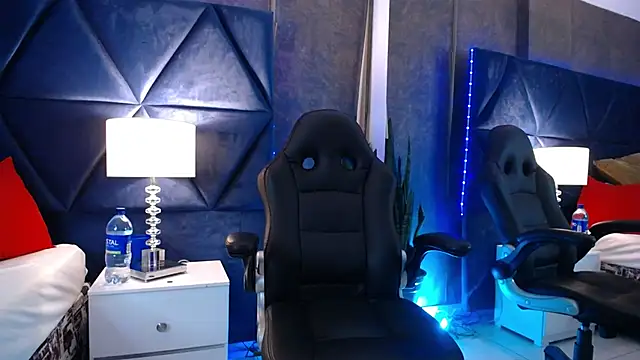 Snapshot of SiriusNoir chatting on April 8, 3:50 am SiriusNoir online show from April 8, 3:50 am