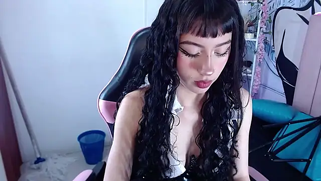 Snapshot of adulce_pinkcm chatting on May 17, 2:24 pm adulce pinkcm online show from May 17, 2:24 pm