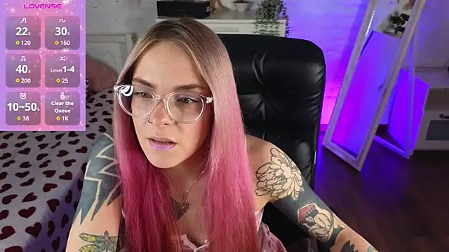 Snapshot of TerryMorris chatting on April 2, 6:44 am TerryMorris online show from April 2, 6:44 am