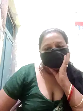 Snapshot of PINKI_024 chatting on April 27, 6:00 am PINKI 024 online show from April 27, 6:00 am