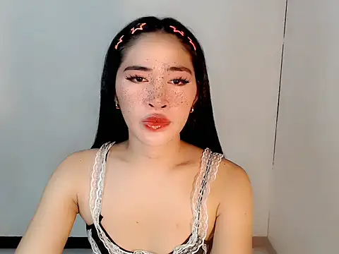 Snapshot of urasiankylie chatting on April 29, 5:30 pm urasiankylie online show from April 29, 5:30 pm