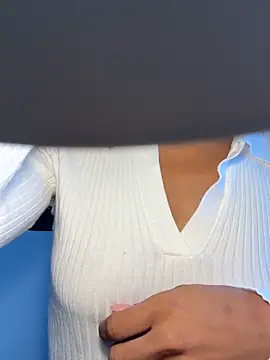 latinacaro- online show from May 8, 7:36 am