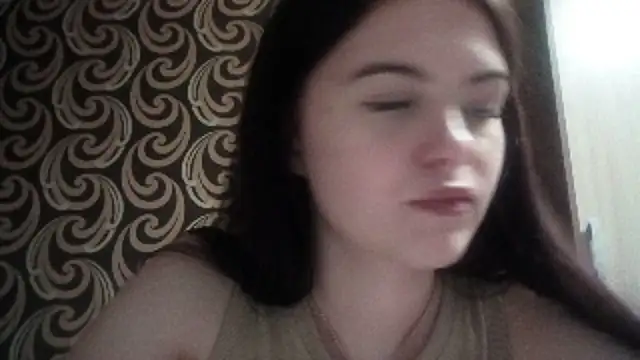 Snapshot of KikiAmino chatting on June 20, 5:10 am KikiAmino online show from June 20, 5:10 am