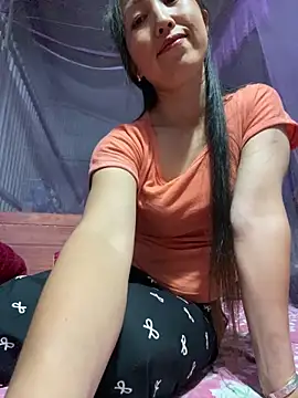 Snapshot of Huonglyna chatting on April 15, 2:13 pm Huonglyna online show from April 15, 2:13 pm
