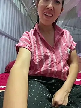 Snapshot of Huonglyna chatting on June 20, 5:10 am Huonglyna online show from June 20, 5:10 am