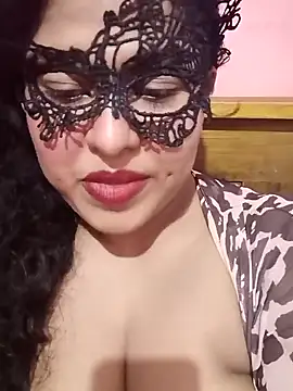 Maskedcurves online show from April 9, 6:19 am
