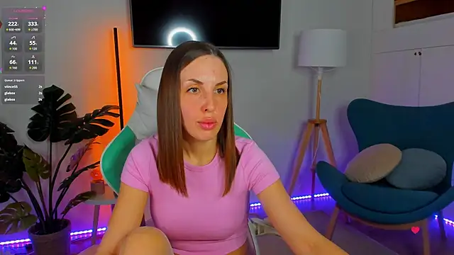 Liil Peach online show from April 23, 6:21 pm