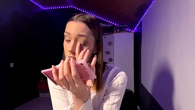 CoreenGau online show from April 14, 1:50 pm