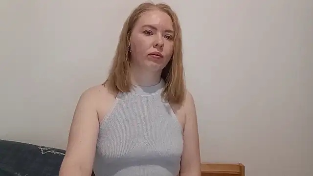 Snapshot of Mary318875 chatting on April 4, 5:38 am Mary318875 online show from April 4, 5:38 am