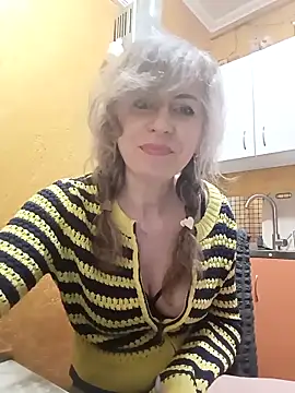 Snapshot of TaynaSecret chatting on April 5, 8:28 pm TaynaSecret online show from April 5, 8:28 pm