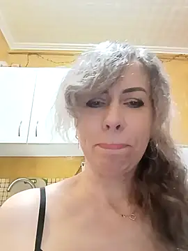 Snapshot of TaynaSecret chatting on April 22, 8:32 pm TaynaSecret online show from April 22, 8:32 pm