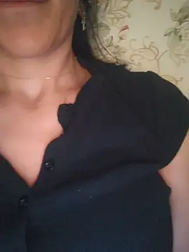 Snapshot of sara_41 chatting on June 17, 5:03 pm sara 41 online show from June 17, 5:03 pm