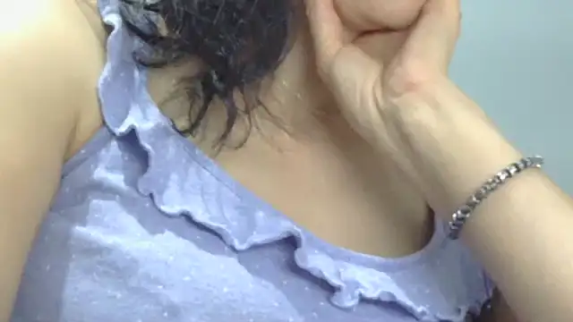 Snapshot of sara_41 chatting on June 24, 6:29 pm sara 41 online show from June 24, 6:29 pm