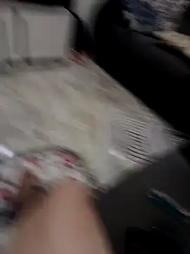 Snapshot of erk1998 chatting on April 2, 9:45 pm erk1998 online show from April 2, 9:45 pm