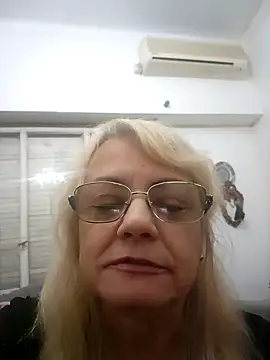 MatureElegantWidow online show from May 6, 1:14 am