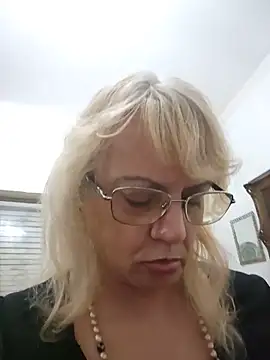 MatureElegantWidow online show from May 19, 11:55 pm