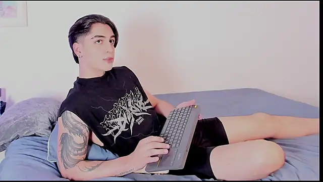 Snapshot of Thiago_angel chatting on June 14, 2:24 am Thiago angel online show from June 14, 2:24 am