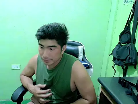 Snapshot of Hunkfireman chatting on June 15, 1:24 pm Hunkfireman online show from June 15, 1:24 pm