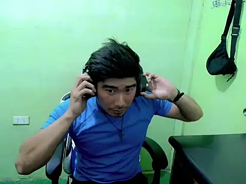 Snapshot of Hunkfireman chatting on June 18, 1:06 am Hunkfireman online show from June 18, 1:06 am