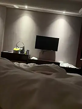 Snapshot of L7D8521 chatting on April 6, 1:03 am L7D8521 online show from April 6, 1:03 am