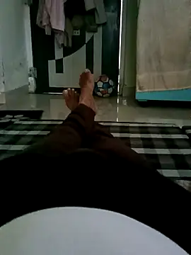 Snapshot of rajsinghfucking chatting on April 22, 8:28 am rajsinghfucking online show from April 22, 8:28 am
