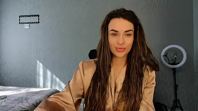 Snapshot of Kira__love1 chatting on April 13, 7:14 am Kira love1 online show from April 13, 7:14 am