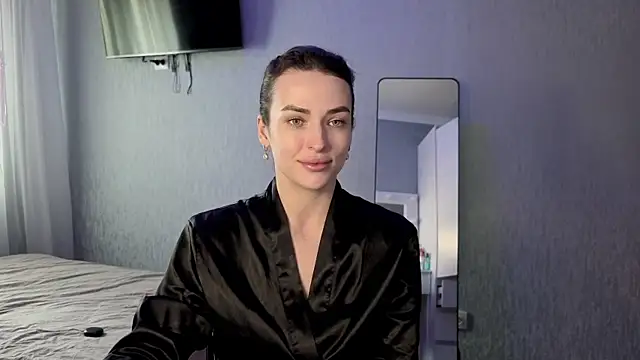 Snapshot of Kira__love1 chatting on May 18, 12:33 pm Kira love1 online show from May 18, 12:33 pm