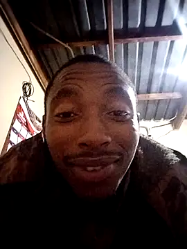 Snapshot of alphamale25 chatting on May 5, 10:29 pm alphamale25 online show from May 5, 10:29 pm