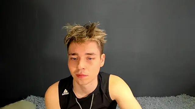 zeriax online show from May 6, 2:40 am