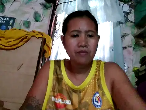 Snapshot of _SweetSmile chatting on April 10, 6:29 am SweetSmile online show from April 10, 6:29 am