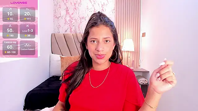 Snapshot of Atiena_ chatting on April 16, 9:39 pm Atiena online show from April 16, 9:39 pm