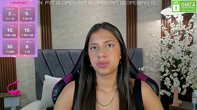 Snapshot of Atiena_ chatting on April 23, 6:54 pm Atiena online show from April 23, 6:54 pm