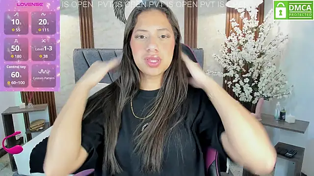 Snapshot of Atiena_ chatting on May 6, 4:12 pm Atiena online show from May 6, 4:12 pm
