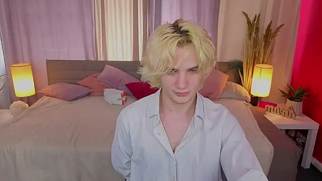 JameMilann online show from April 23, 12:29 pm