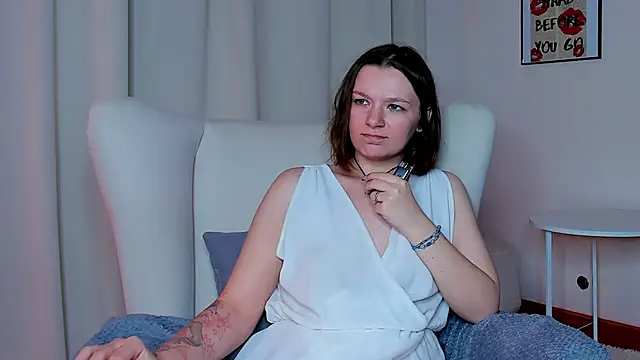 kirarogersss online show from May 21, 4:14 pm