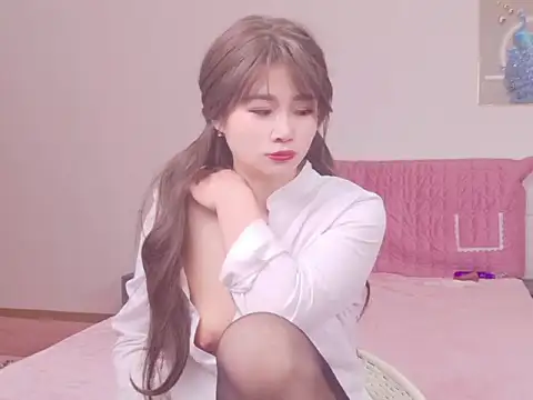 Snapshot of lmnb8888 chatting on April 4, 10:13 am lmnb8888 online show from April 4, 10:13 am