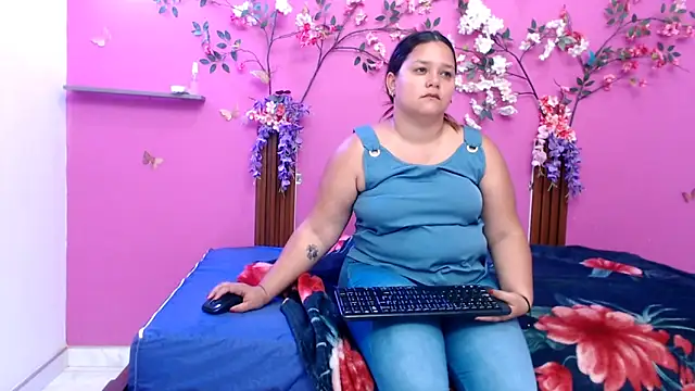 Snapshot of starfishanal21 chatting on June 1, 8:10 pm starfishanal21 online show from June 1, 8:10 pm