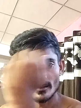 Snapshot of power_houseboy chatting on April 8, 6:19 pm power houseboy online show from April 8, 6:19 pm