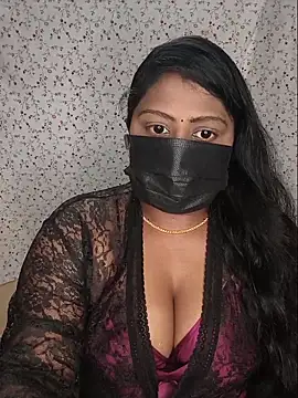 Romantic Woman online show from June 6, 7:07 pm