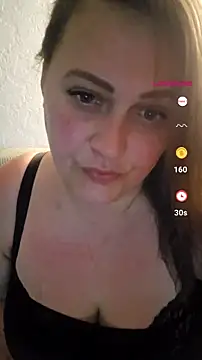 Snapshot of Blondibaby chatting on June 29, 8:31 pm Blondibaby online show from June 29, 8:31 pm