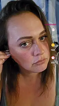 Snapshot of Blondibaby chatting on July 1, 8:19 pm Blondibaby online show from July 1, 8:19 pm