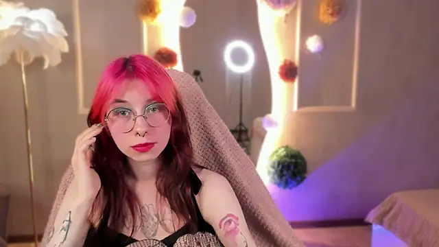 Snapshot of Alice_Nyx chatting on April 8, 8:42 pm Alice Nyx online show from April 8, 8:42 pm