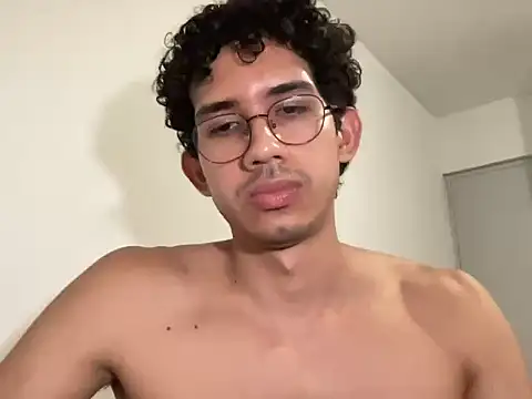 Domincmarles online show from April 4, 2:32 am