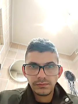 Snapshot of ENzFa chatting on April 4, 10:51 pm ENzFa online show from April 4, 10:51 pm