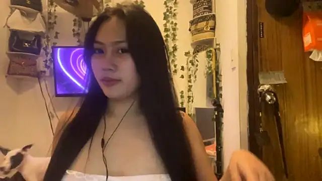 Snapshot of GlindaDejardin chatting on April 8, 5:13 pm GlindaDejardin online show from April 8, 5:13 pm