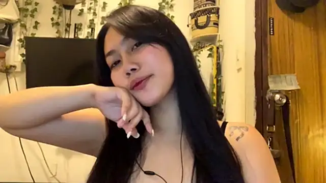 Snapshot of GlindaDejardin chatting on April 12, 5:07 pm GlindaDejardin online show from April 12, 5:07 pm