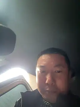 Snapshot of DONGBEIDIYIYINWA chatting on April 5, 7:05 am DONGBEIDIYIYINWA online show from April 5, 7:05 am