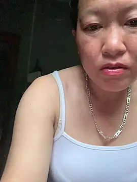 Snapshot of candy-beo chatting on May 18, 10:59 pm candy-beo online show from May 18, 10:59 pm