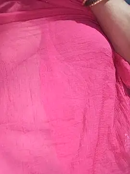 Snapshot of Desi_hot_bhabhi01 chatting on May 5, 4:59 pm Desi hot bhabhi01 online show from May 5, 4:59 pm