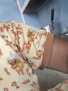 Snapshot of Desi_hot_bhabhi01 chatting on May 16, 3:47 am Desi hot bhabhi01 online show from May 16, 3:47 am